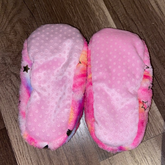 Slippers - Picture 3 of 4